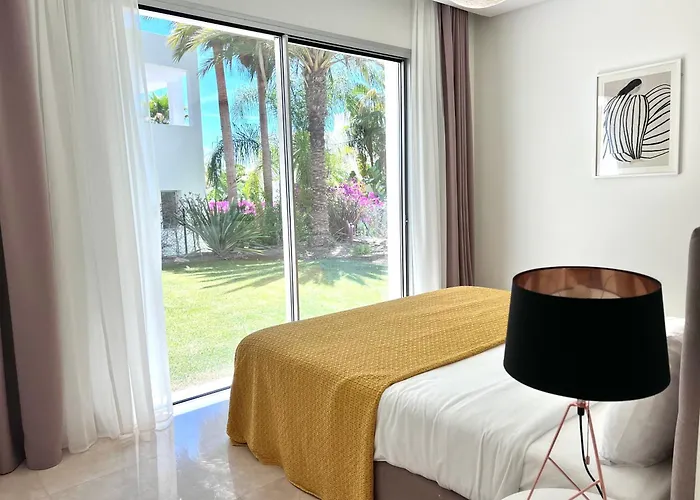 Infinity Blue فيلة