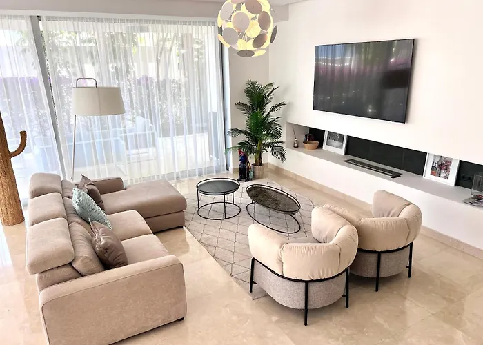 Infinity Blue فيلة